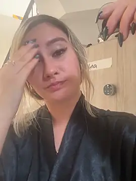 MaryDeniro Adlı Modelin Canlı Sohbet Odası