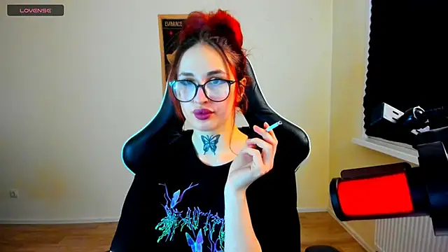 your_tora Adlı Modelin Canlı Sohbet Odası