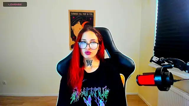 Chat soba uživo modela your_tora
