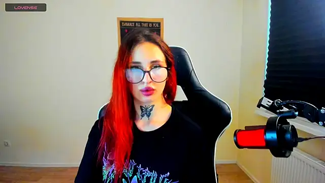 your_tora Adlı Modelin Canlı Sohbet Odası