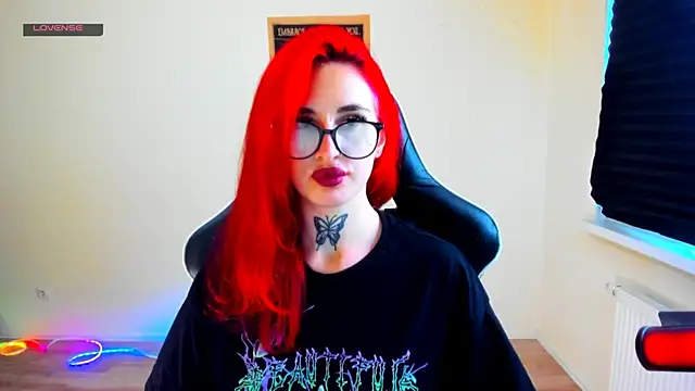 your_tora Adlı Modelin Canlı Sohbet Odası