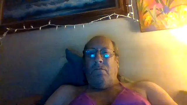 hornyrich69's Live Chat Room