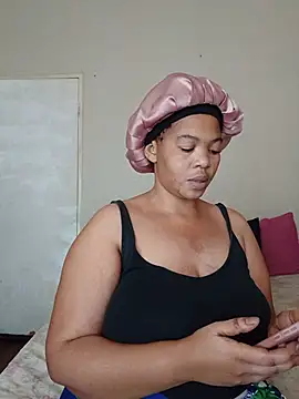 FreakyAngel3X's Live Chat Room