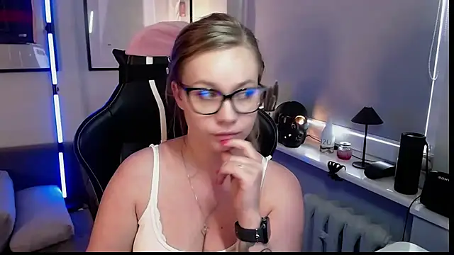 Pokój czatu na żywo – holly_xglam