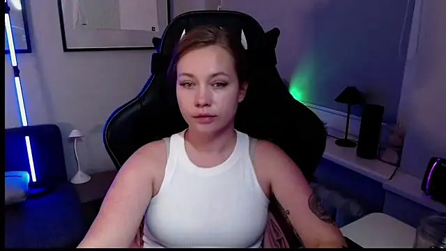 holly_xglam – Naživo XXX chat