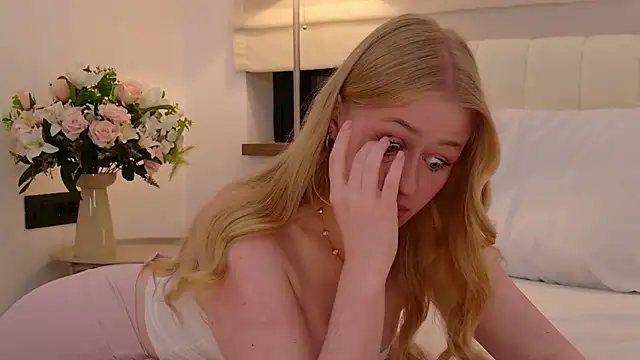 JuliaJaee Adlı Modelin Canlı Sohbet Odası