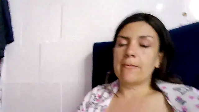 princessbella93 Live chatroom