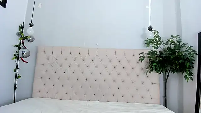 Victoria_Coleman live-chat rom