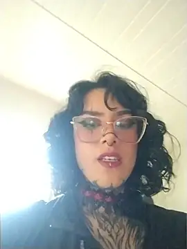 חדר צ'אט בשידור חי של taaylor33