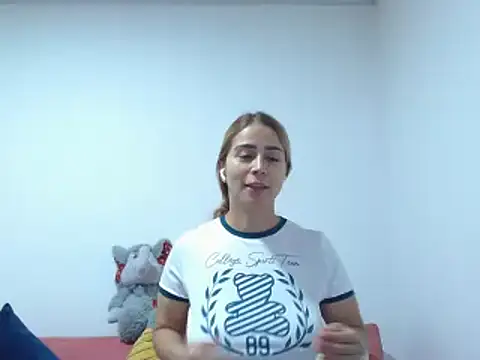 غرفة دردشة Lunazina المباشرة