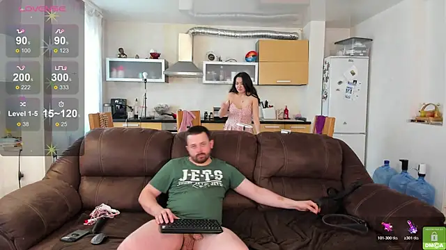 Živá chatovací místnost NikkiNSerdron