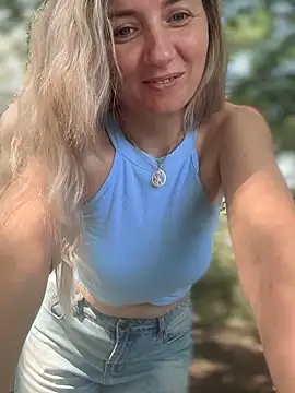 Crazy-Rosa Adlı Modelin Canlı Sohbet Odası