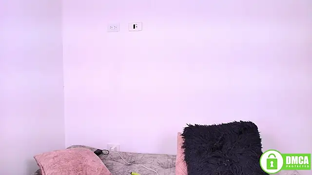 Jules_n_Gia – live chatrum