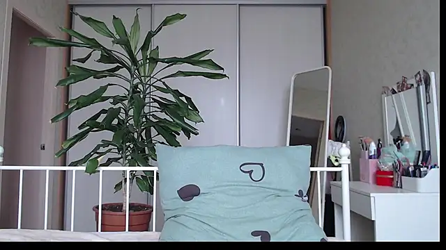 ShyEvaa Adlı Modelin Canlı Sohbet Odası