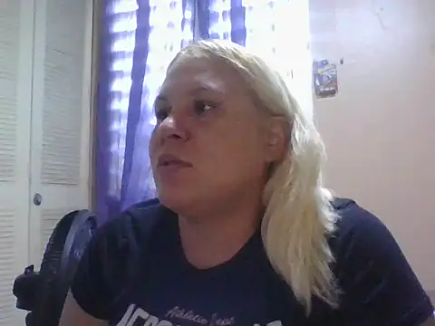 Chat soba uživo modela agathaa69