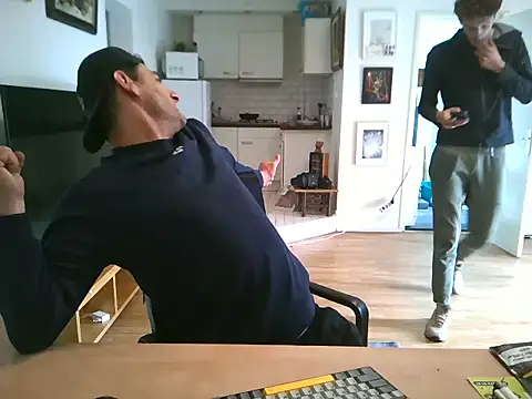 Seks show uživo modela mihaimichael na kameri