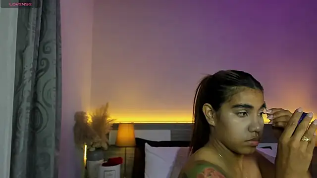 Živá chatovací místnost ZarahFoxx