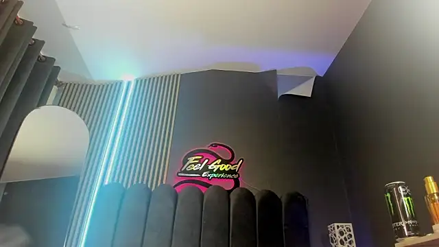 Sala de chat en directo de Nicolette_ks_