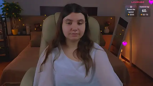 Viola__Shy – Naživo chatovacia miestnosť