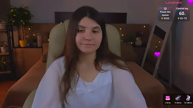 Viola__Shy's Live Chat Room