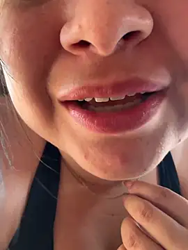 ห้องแชทสดของ Pretty_Isadora