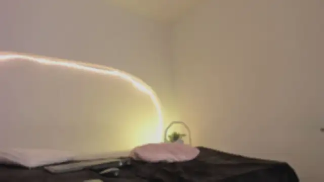 חדר צ'אט בשידור חי של katiepeach_