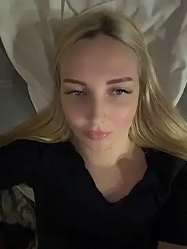 Aleksandrakis Adlı Modelin Canlı Sohbet Odası