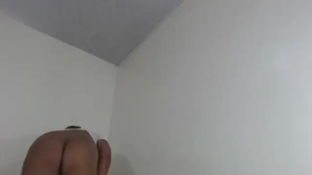 חדר צ'אט בשידור חי של Kitty_Mifl