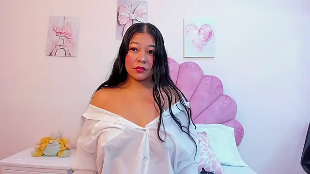 MilaaAdamsn Live chat-huone