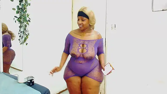 Živá chatovací místnost AddictiveMassiveBooty