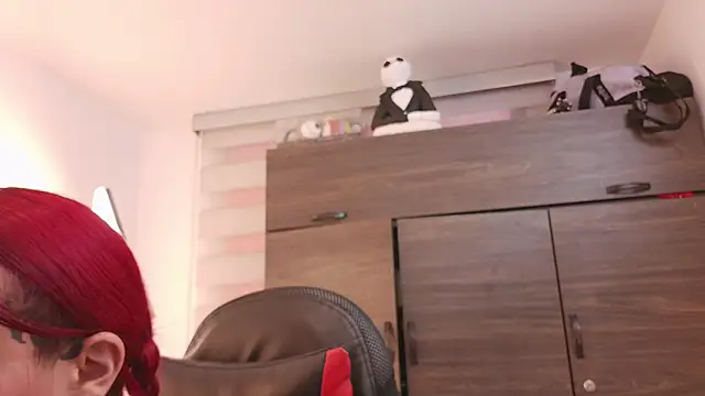 selene_red_'s Live Chat Room