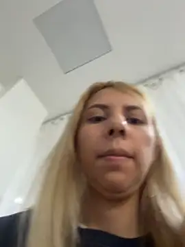 Živá chatovací místnost DollMagguie