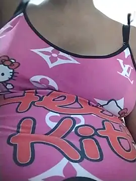 Andreita_95's Live Chat Room