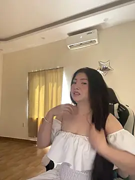 __MeiMei__n Live chat-huone