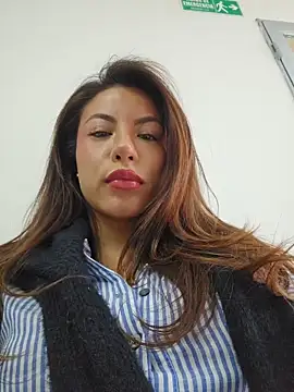 Karen_San_Miguel's Live Chat Room