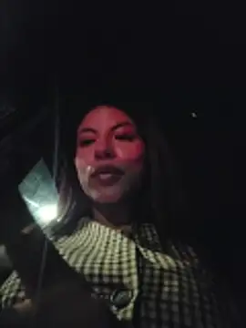 חדר צ'אט בשידור חי של Karen_San_Miguel