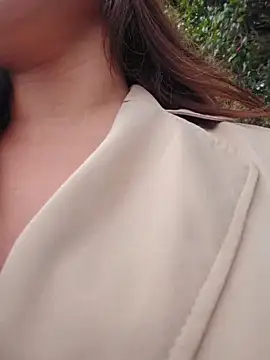 Karen_San_Miguel Ruang Obrolan Langsung