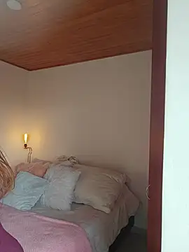 חדר צ'אט בשידור חי של Karen_San_Miguel