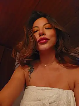 Karen_San_Miguel Adlı Modelin Canlı Sohbet Odası