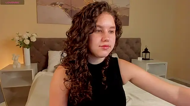 Ariella_Sol's Live Chat Room