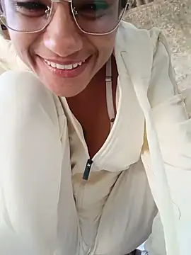 Leslly_ লাইভ চ্যাট রুম