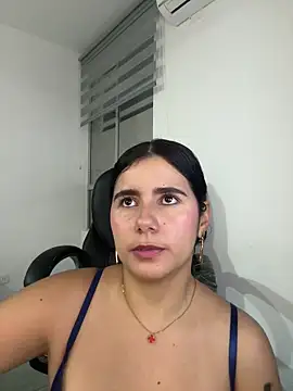 Natasha-28 Adlı Modelin Canlı Sohbet Odası