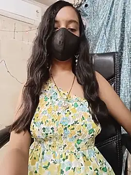 Parinaaz18 লাইভ চ্যাট রুম