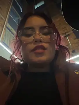 Alexa_Slave Adlı Modelin Canlı Sohbet Odası