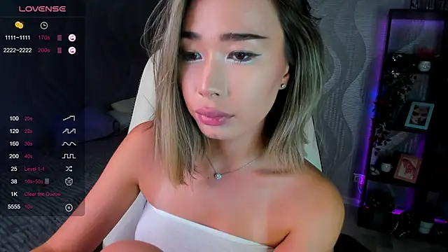 sensualily Adlı Modelin Canlı Sohbet Odası