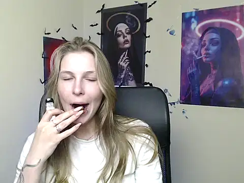 StrangerGi's Live Chat Room