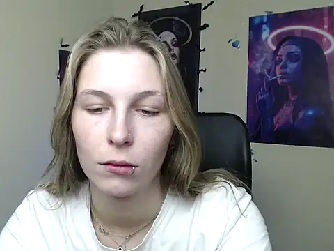 StrangerGi's Live Chat Room