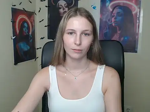 Chat soba uživo modela StrangerGi