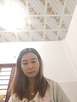 Sexy-ladyboobs20 – live chatrum