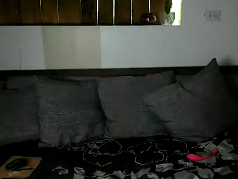 Chatroom en direct de trixxxy_rose